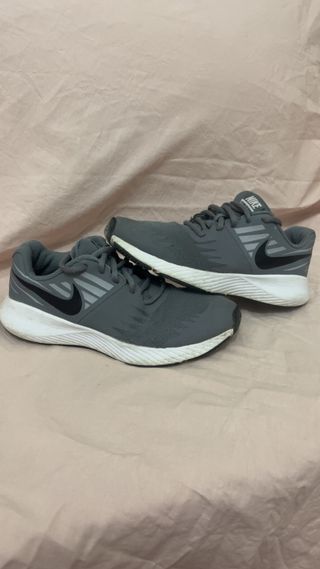 Nike gris niño talla 36.5