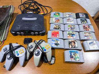 Nintendo 64 + 16 Juegos y 2 mandos
