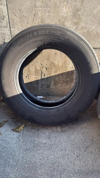 Neumáticos de camión usados