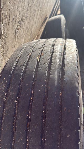 Neumáticos de camión usados
