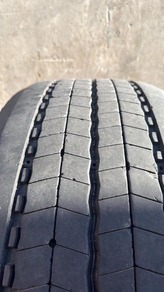 Neumáticos de camión usados