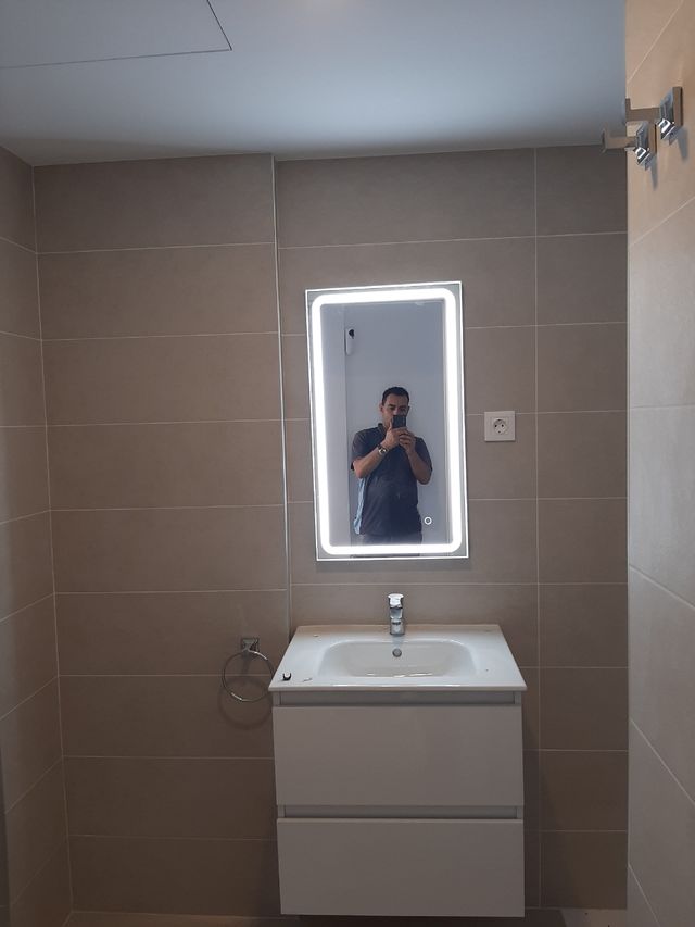 Electricidad y fontanería y air-conditionado.