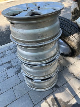 4 Llantas y 1 Rueda Completa
