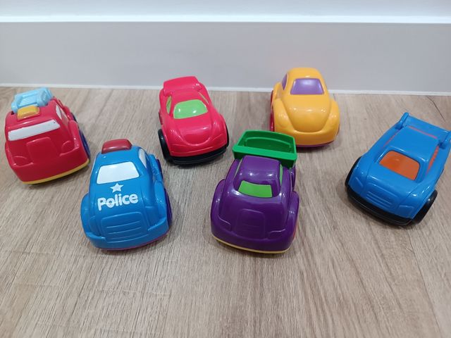 Coches de juguete rígidos