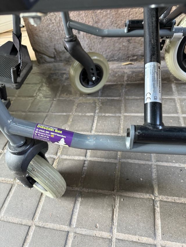 Silla de ruedas plegable