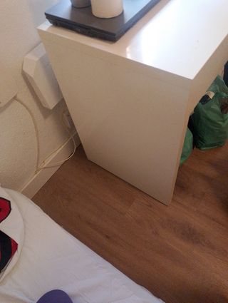 Mesa de estudio blanca