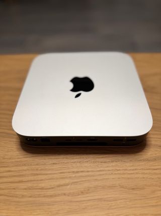 Mac Mini M2 8GB/256GB + Teclado y Ratón Originales