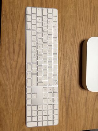Mac Mini M2 8GB/256GB + Teclado y Ratón Originales