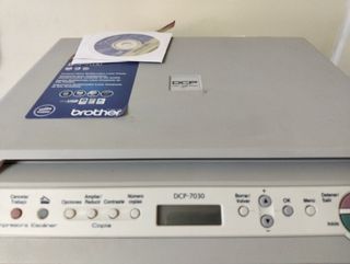 Impresora Láser Brother DCP-7030 Gris