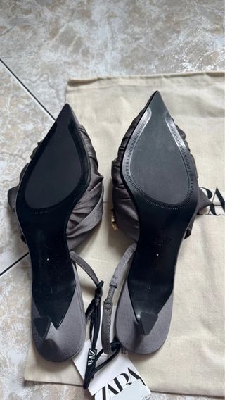 Zapato Tacón Kitten Gris Talla 37 Zara