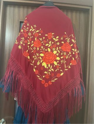 Mantón Flamenco Burdeos Bordado Flores