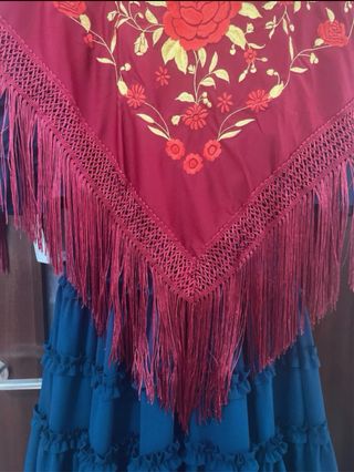 Mantón Flamenco Burdeos Bordado Flores