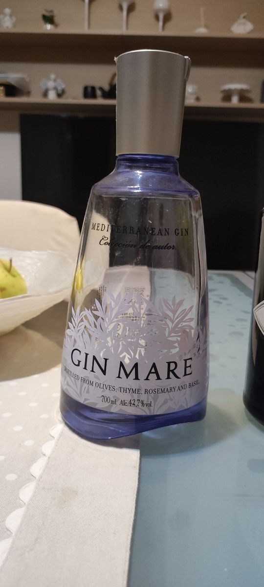 Cedo bottiglie vuote per realizzare lampade.
