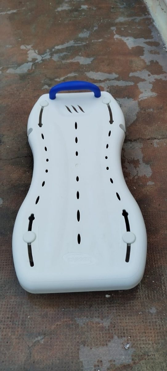 Sedile per vasca bianco e blu