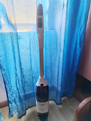 Aspirador Vertical Flama Aqua & Clean