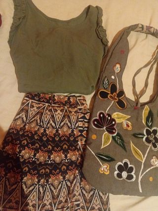 Lote Ropa m-Mujer: Top y Falda y regalo bolso.