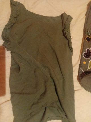 Lote Ropa m-Mujer: Top y Falda y regalo bolso.