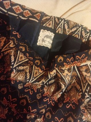 Lote Ropa m-Mujer: Top y Falda y regalo bolso.