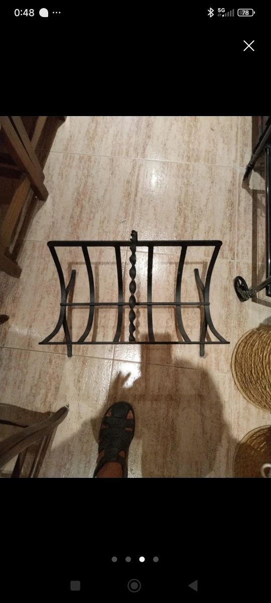 Portariviste nero in ferro battuto