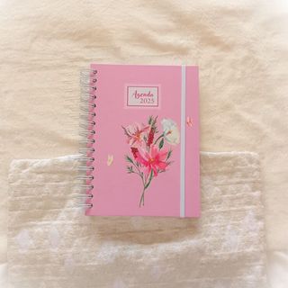 Agenda 2025 com Flores e Borboleta