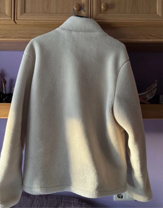 Forro polar beige con cremallera