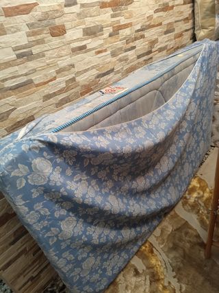 Colchón de tela con estampado floral