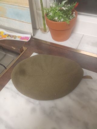 Gorra militar estilo boina