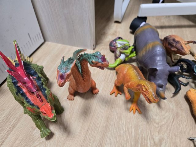Colección de dinosaurios de juguete