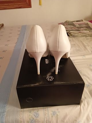 ZAPATOS DE TACON BLANCOS MIA ROCK
