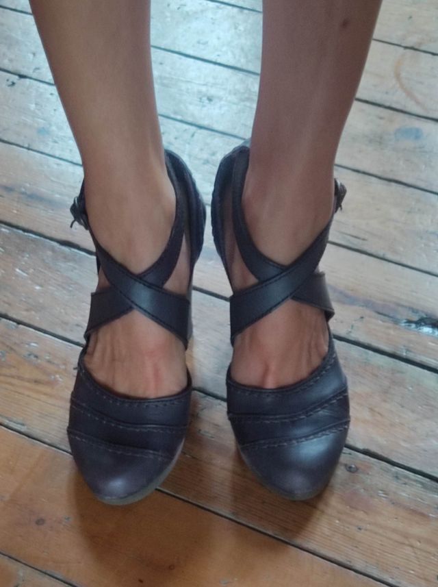 Zapatos de tacón Fly London morados