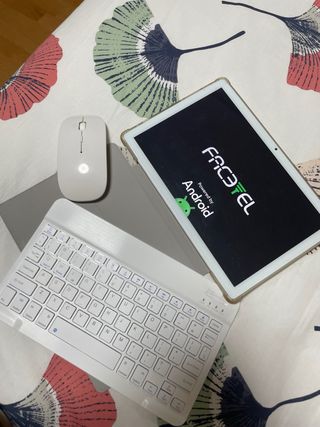 Tablet Facetel Q10 oro rosa con Teclado y Ratón