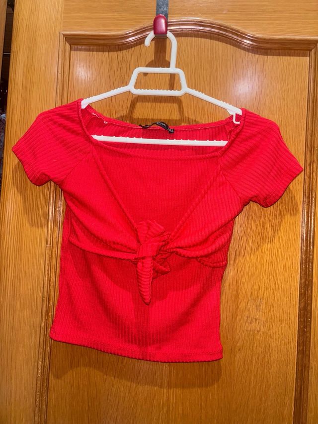 Top lazo rojo