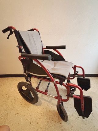 Silla de ruedas marca KARMA