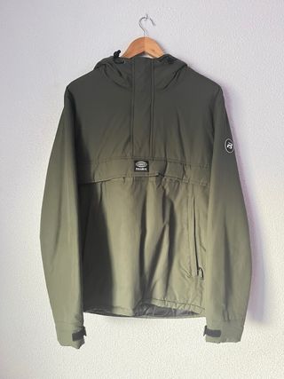 Chaqueta Pull and Bear verde oliva