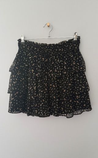Falda H&M volantes floral negra