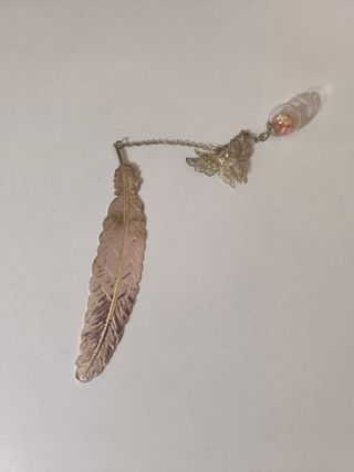 Marcapáginas vintage pluma y mariposa