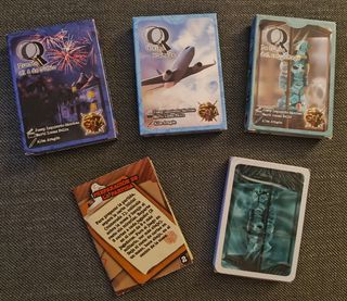 Pack 3 juegos de cartas Q – Misterio y deducción