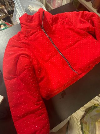 Casaco rojo con brillos