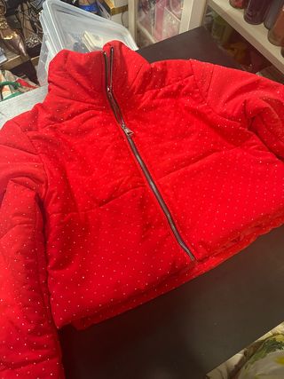 Casaco rojo con brillos
