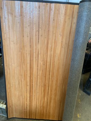 Alfombra de bambú y madera