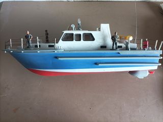 Barco de juguete para reparar