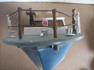 Barco de juguete para reparar