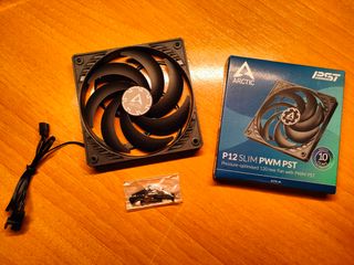 Ventilador ultrafino Arctic P12 SLIM PWM PST