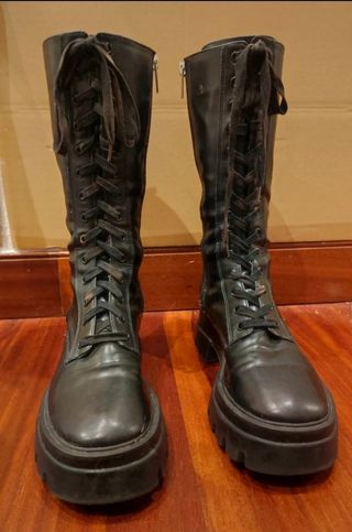 Botas altas Pull&Bear negras con cordones