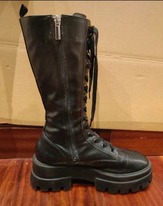Botas altas Pull&Bear negras con cordones