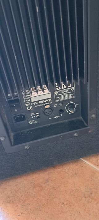 Altavoz JBL SMT15A 500w fabricado por PROEL