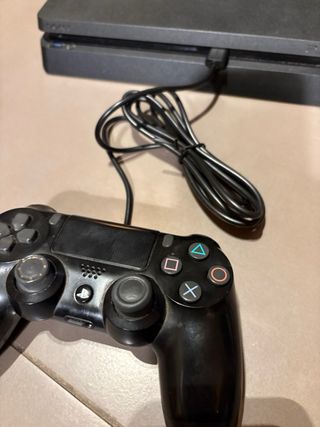 Consola PS4 Slim + 2 Mandos + 6 Juegos