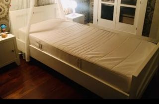 Cama individual blanca