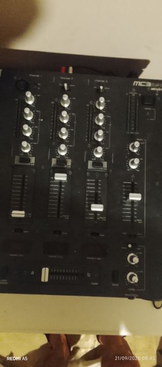 Mesa de mezclas DJ MC3