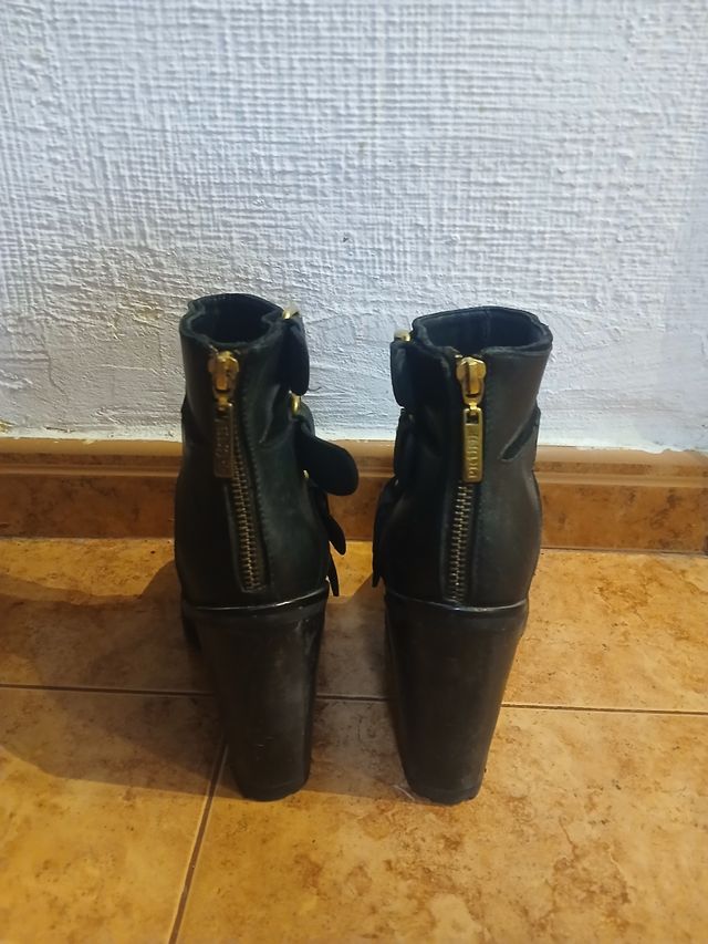 Botas Prüne Pretas Tamanho 38